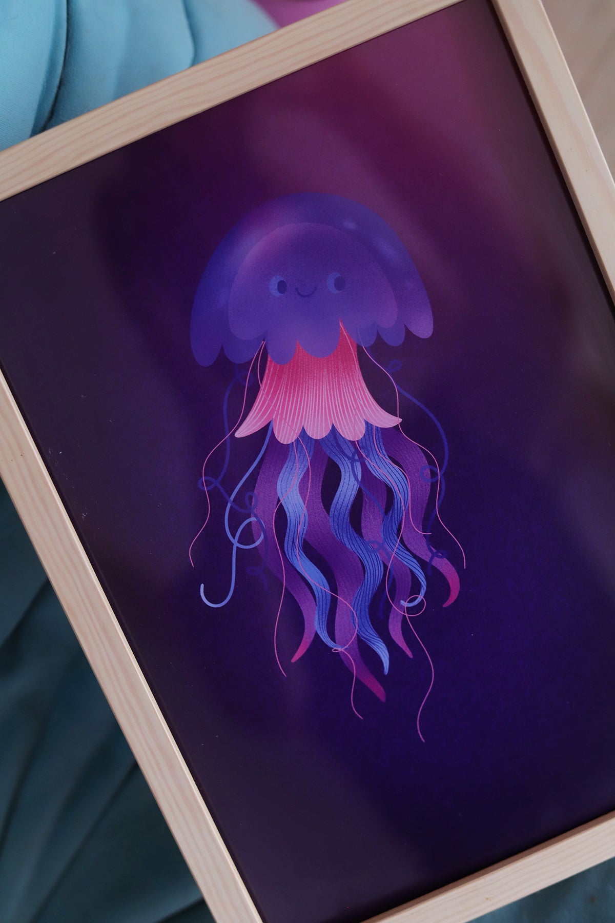 Affiche Méduse – Illustration marine et magique par Poulette Magique