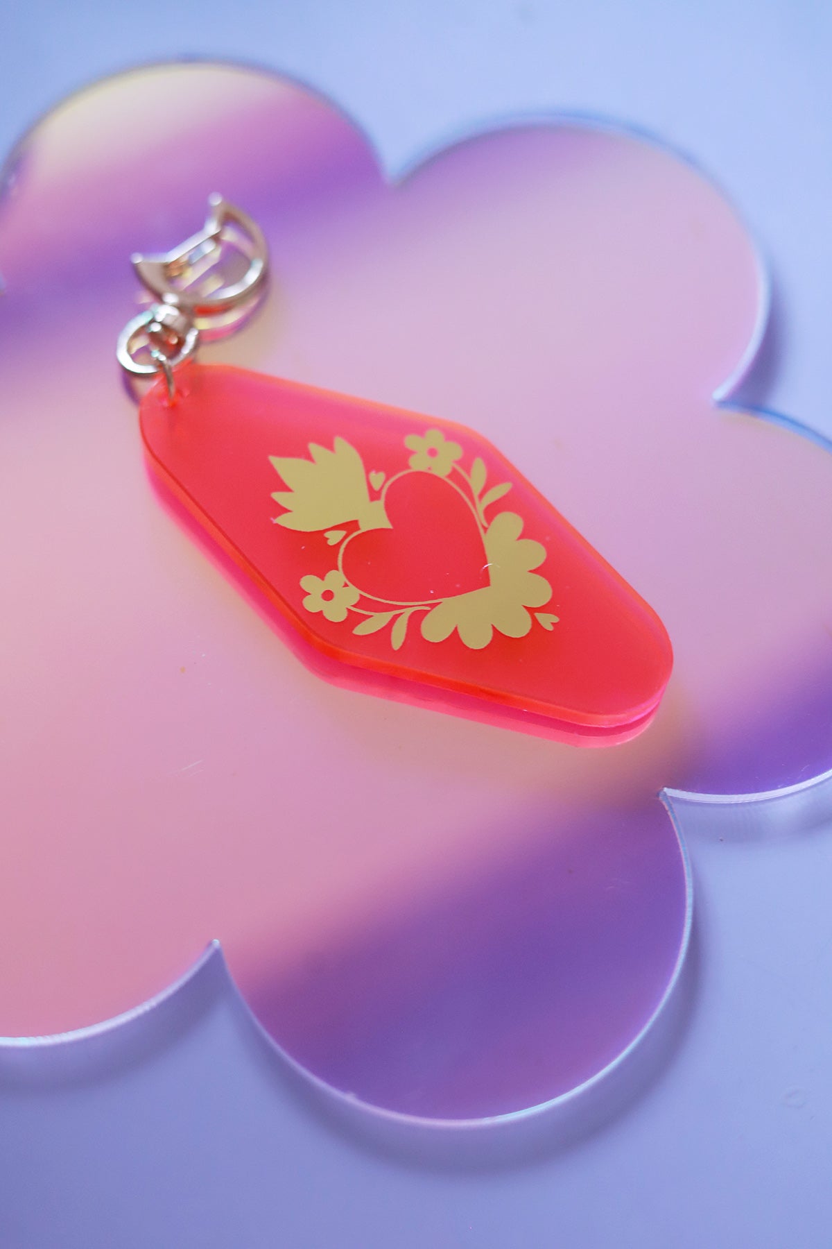 Porte-clés motel ex-voto rose fluo