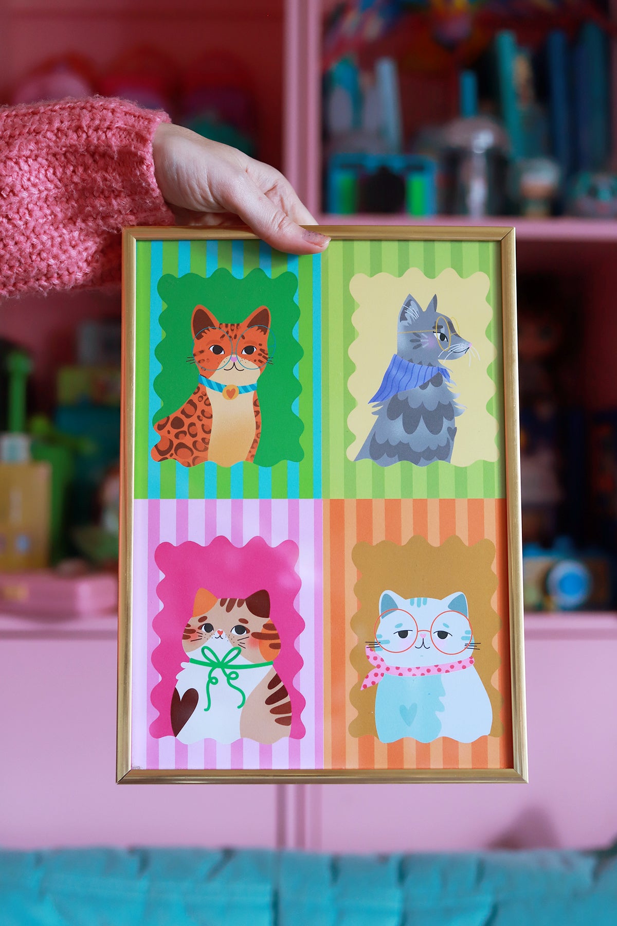 Affiche portrait de chat de la collection Kid, représentant un chat mignon avec des détails colorés et un style artistique.