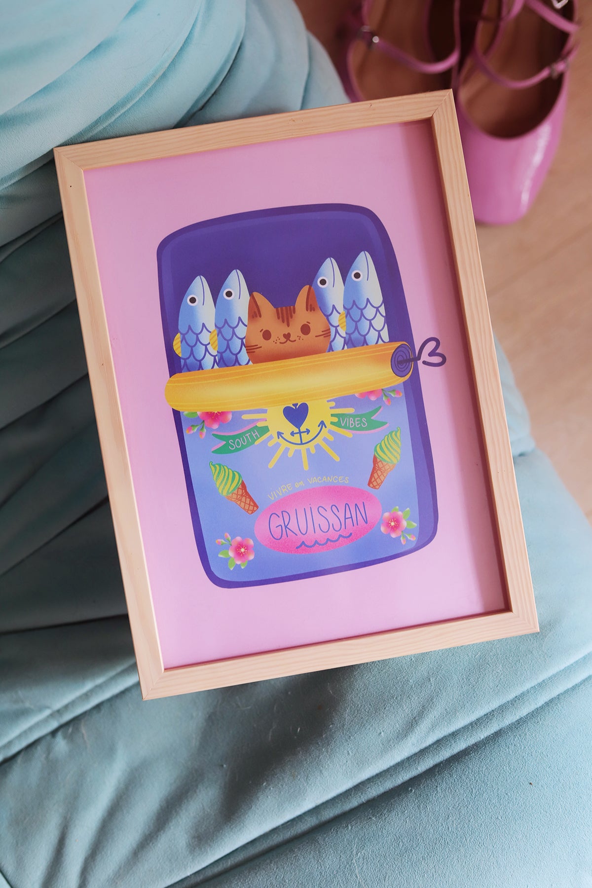 Affiche Boîte de sardines chaton – Illustration estivale par Poulette Magique