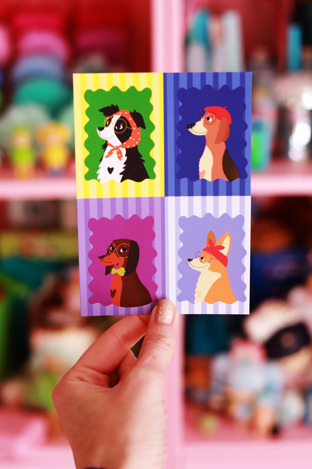 Carte postale représentant un portrait de chien, illustrée avec un design artistique, idéale pour envoyer ou décorer.