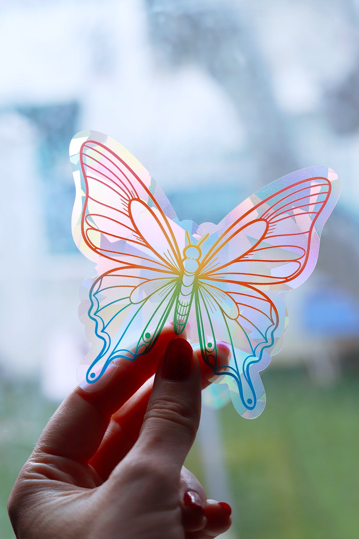 Autocollant en verre de sorcière bonne magicienne avec un papillon, décoration en vitrail coloré pour fenêtre ou mur.